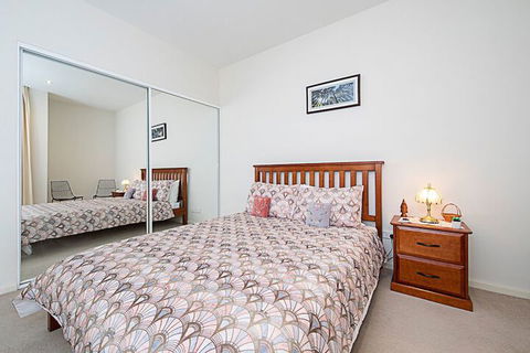 Spacious 1-Bedroom Apartment With Parking - Holiday Find 1