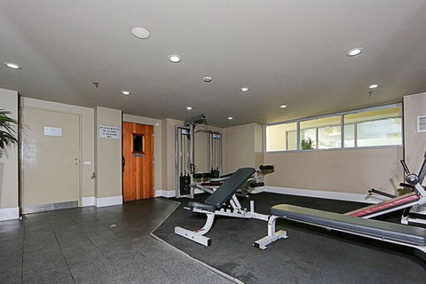 Spacious 1-Bedroom Apartment With Parking - Holiday Find 7