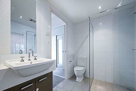 Spacious 1-Bedroom Apartment With Parking - Holiday Find 2