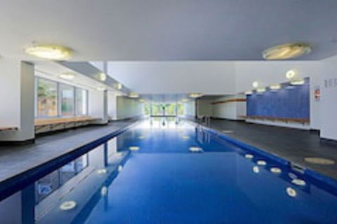 Spacious 1-Bedroom Apartment With Parking - Holiday Find 0