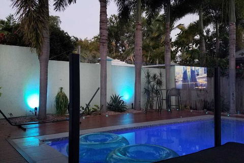 Beach Bliss Queen Bed BBQ Pool Netflix - Holiday Find 6