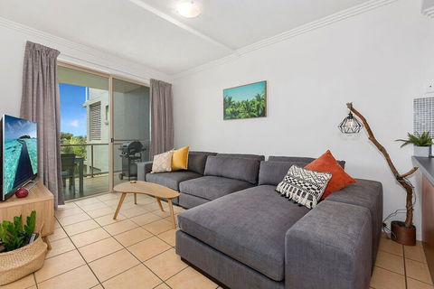 BEACH BLISS LUXURIOUS APARTMENT With POOL - Holiday Find 3