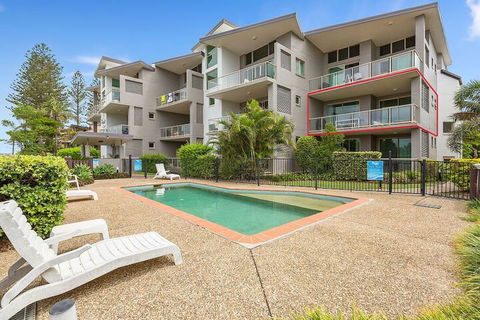 BEACH BLISS LUXURIOUS APARTMENT With POOL - Holiday Find 0