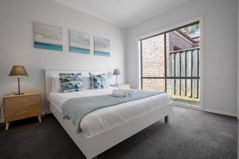 72 Officer - Holiday Find 2