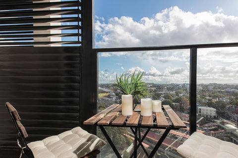 Redfern One Bedroom Apartment With Views - Holiday Find 6