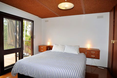 Shangri La Surf Parade Free Wifi - Holiday Find 5