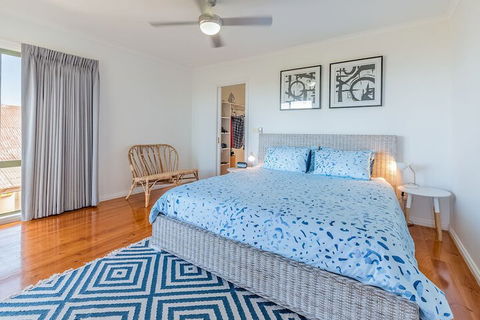Beach Views On Beilby Free Wifi & Foxtel PET Friendly - Holiday Find 6