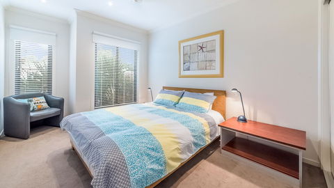 Oceans 11 Surfside Wifi & Foxtel PET Friendly - Holiday Find 1