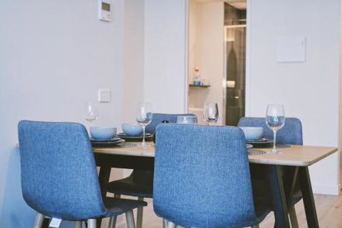 HFN Crown Shadow Play Apartment - Holiday Find 2