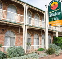 Hamilton's Henry Parkes Motor Inn Parkes - Holiday Find