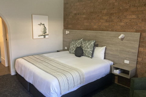 Hamilton's Henry Parkes Motor Inn, Parkes - Holiday Find 7