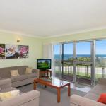 Northshore Unit 3 Overlooking Duranbah Beach & The Tweed River - Holiday Find 1