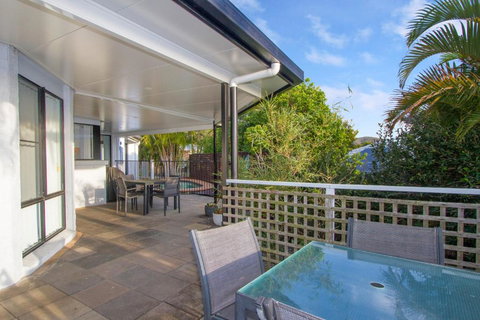 Relax At Coolum - Holiday Find 1
