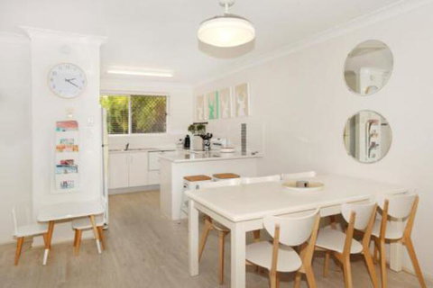 Unit 1 / 14 Tamarindus Street Marcoola Beach Pet Friendly 300 BOND Linen Supplied - Holiday Find 4