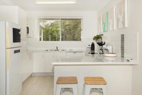 Unit 1 / 14 Tamarindus Street Marcoola Beach Pet Friendly 300 BOND Linen Supplied - Holiday Find 7