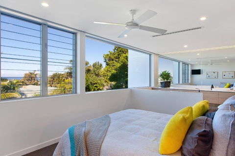 Blueys Beach House 5 Bedroom - Holiday Find 2