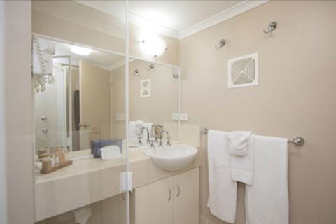 Harbour Sails Motor Inn - Holiday Find 4