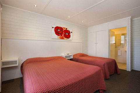 Econo Lodge Portland - Holiday Find 7