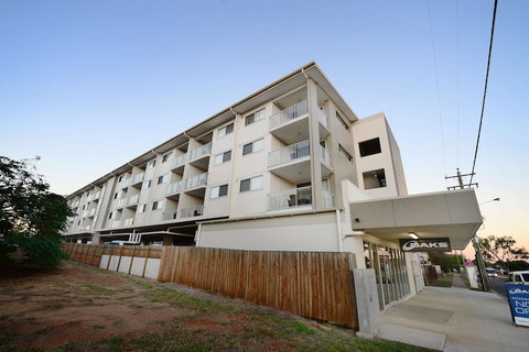 Oaks Moranbah Suites - Holiday Find 4