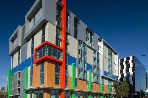 Docklands Private Collection Of Apartments - Digital Harbour - Holiday Find 3