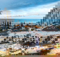 Oaks Gold Coast Calypso Plaza Suites - Holiday Find