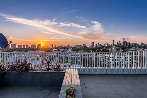 Oaks Melbourne South Yarra Suites - Holiday Find 0