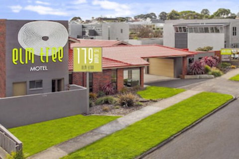 Elm Tree Motel - Holiday Find 0