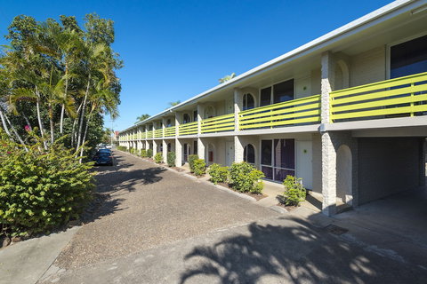 The Beach Motel Hervey Bay - Holiday Find 3