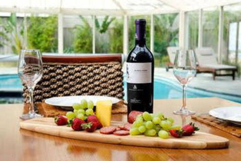 Whitesbeach Guesthouse - Holiday Find 4