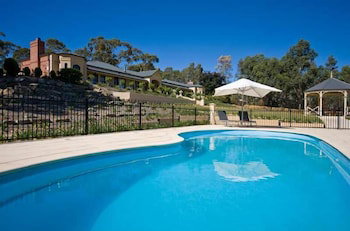 Brice Hill Country Lodge - Holiday Find 1