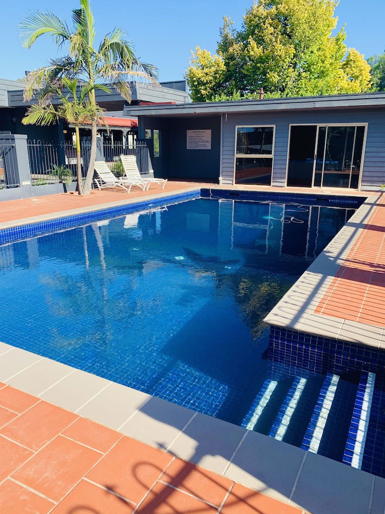 Ardeer VIC Holiday Find