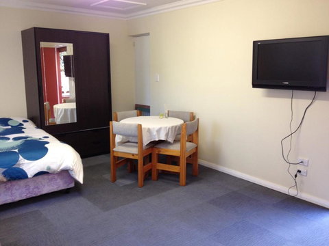 Thornleigh Garden View Comfortable & Tranquil - Holiday Find 4