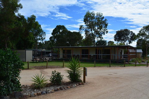 Yarrawonga Riverlands Tourist Park - Holiday Find 1