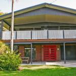 Red Door Beach House Marcoola Beach PET FRIENDLY FOXTEL WIFI 500 BOND Linen Supplied - Holiday Find 0