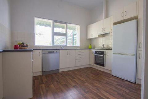 Cowan Street Bungalow - Holiday Find 6