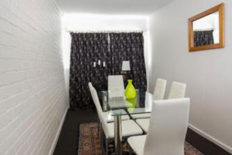 Cowan Street Bungalow - Holiday Find 5