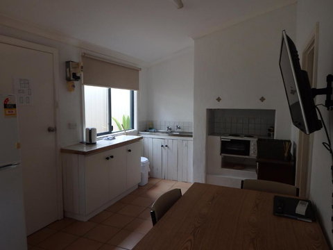 Lazy Lobster Holiday Units & Chalets - Holiday Find 4