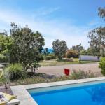 Barefoot Bungalow Castaways Beach - Holiday Find 0