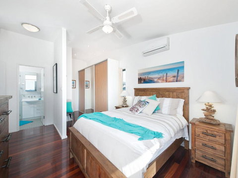 One Mile Cl Townhouse 22 26 The Deckhouse - Holiday Find 3