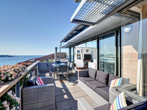 One Mile Cl Townhouse 22 26 The Deckhouse - Holiday Find 6