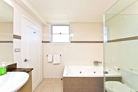 Harbourview Penthouse - Holiday Find 7