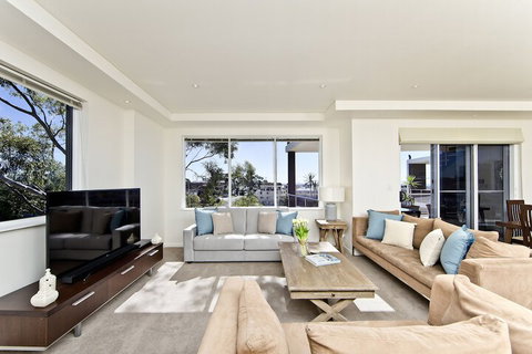 Harbourview Penthouse - Holiday Find 5