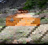 Lone Pine Farmhouse - Holiday Find