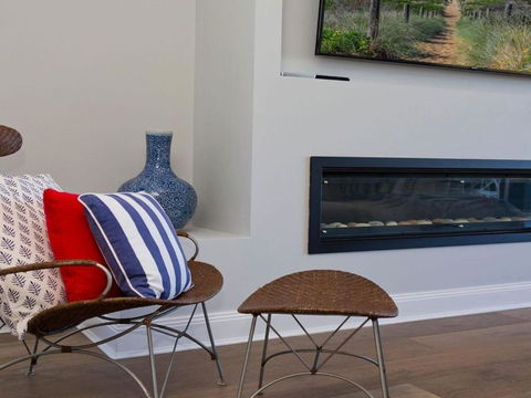 Dayz Dreamin Pool Gas Fireplace & Beachfront - Holiday Find 1