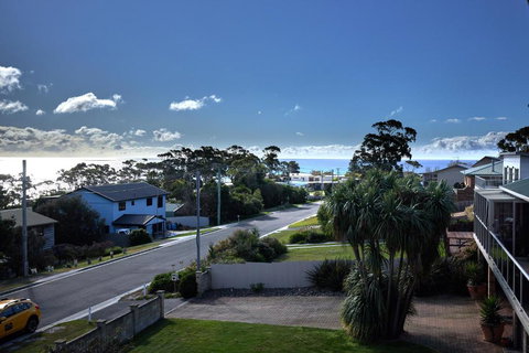 GRANITE BEACH HOUSE At Bay Of Fires - Holiday Find 2