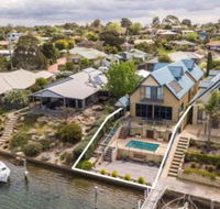 The Loft Waterfront with Private Pool - Holiday Find