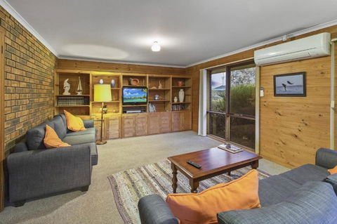 Dolf Inn Pet Friendly & Close To Town - Holiday Find 6
