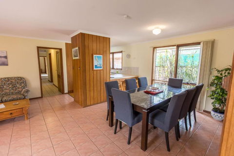 Dolf Inn Pet Friendly & Close To Town - Holiday Find 4