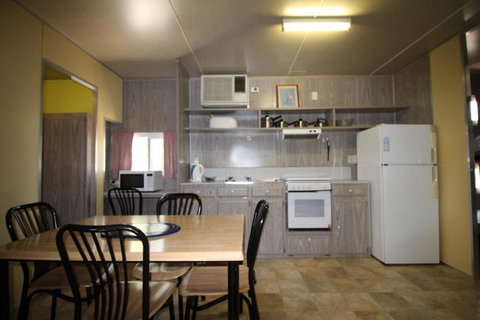 Lazy Days Caravan Park - Holiday Find 4