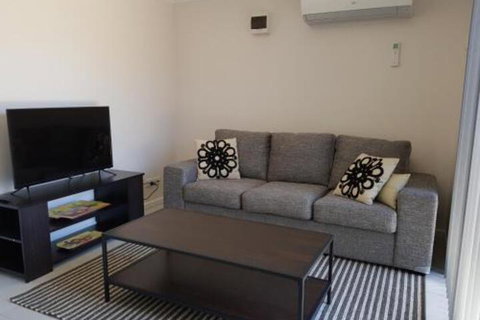 Excellent St. Granny Flat - Holiday Find 4